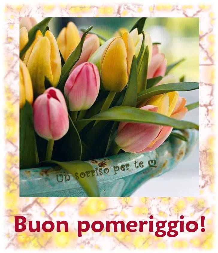 Mazzo di tulipani rosa e gialli con scritta Buon pomeriggio!