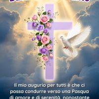 Croce luminosa tra le nuvole con rose rosa e viola e una colomba bianca in volo, con augurio di martedì santo