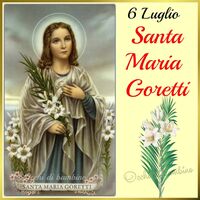 Un'immagine sacra di Santa Maria Goretti, simbolo di purezza e martirio, circondata da gigli, il fiore della sua innocenza.