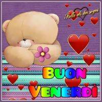 Orsetto tenero con fiore e cuori rossi su sfondo viola; scritta “Buon venerdì” e “Sulle ali dei sogni”